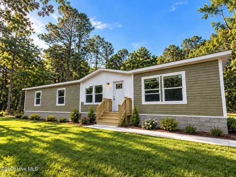 569 Colonial Landing Road SE