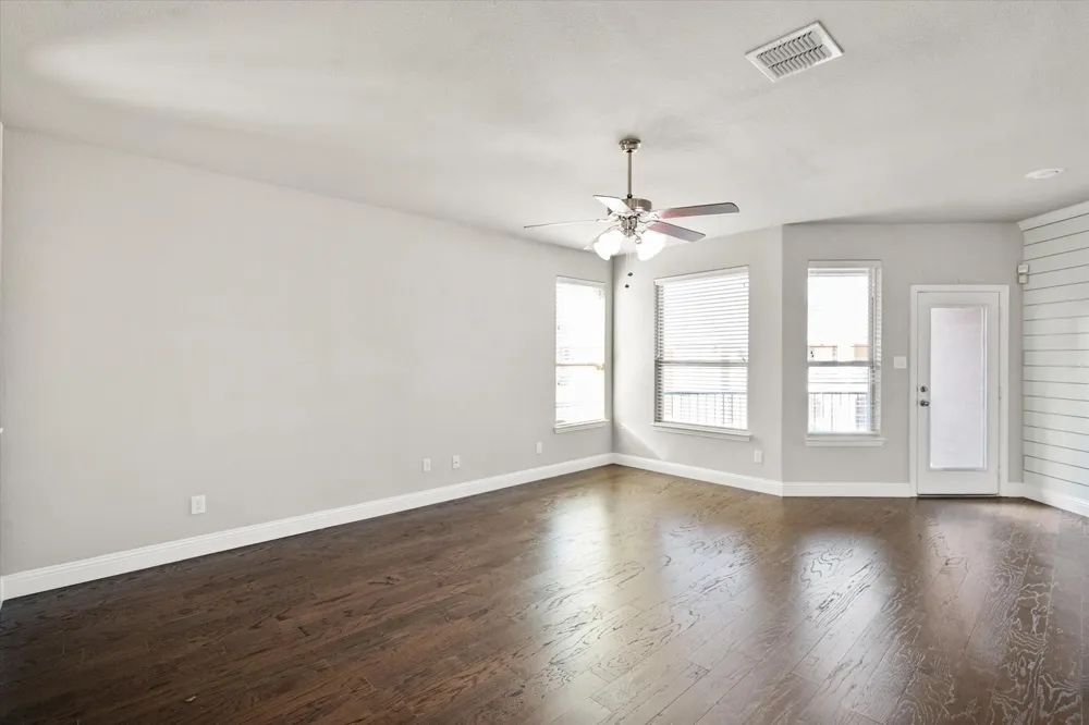 2630 Villa Di Lago #6 Grand Prairie, TX 75054