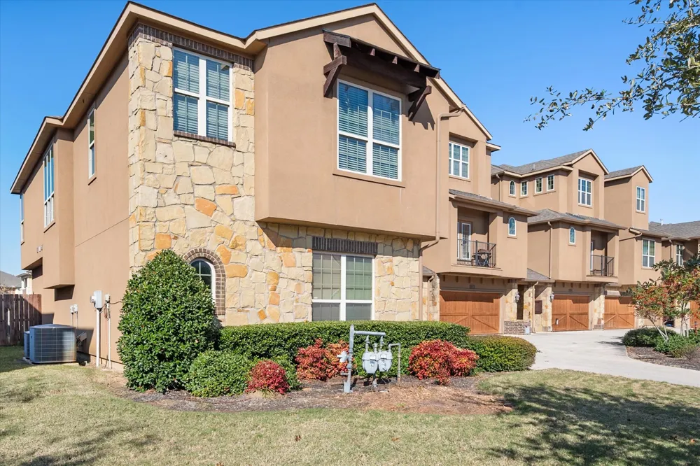 2630 Villa Di Lago #6 Grand Prairie, TX 75054