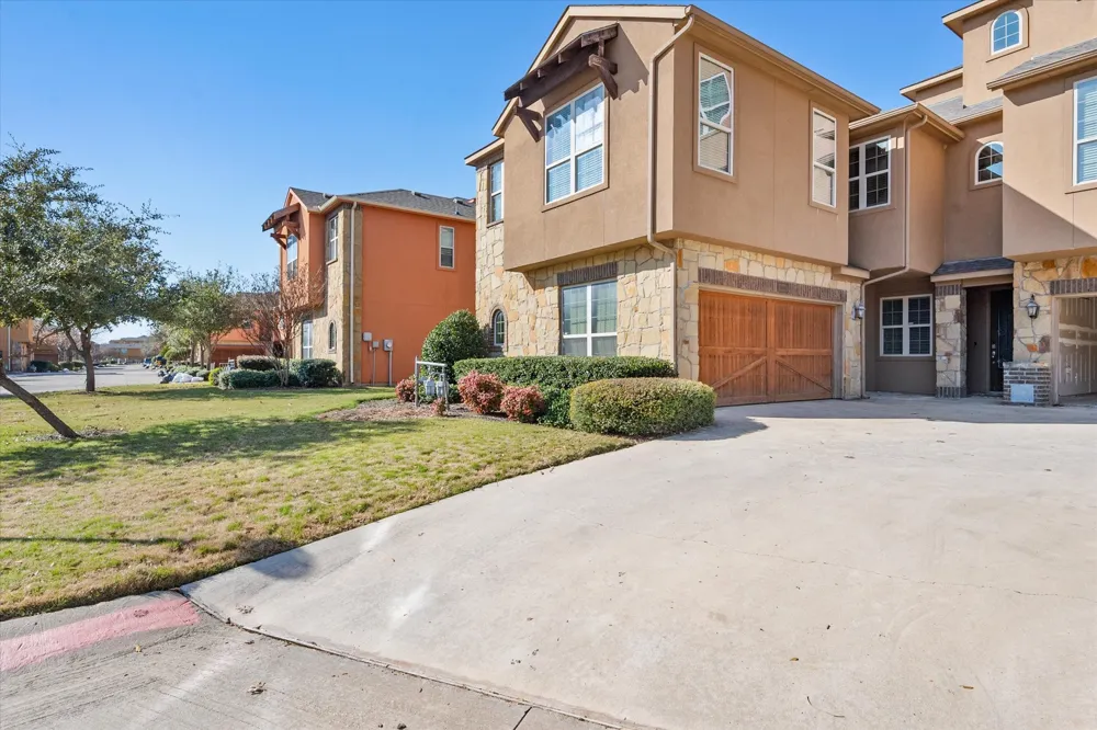 2630 Villa Di Lago #6 Grand Prairie, TX 75054
