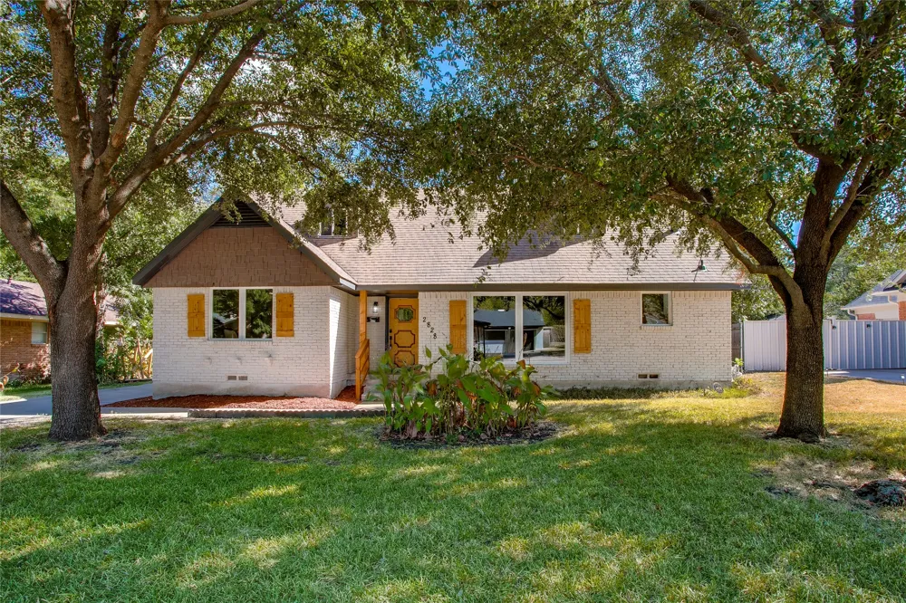 2828 Larkspur Lane Dallas, TX 75233