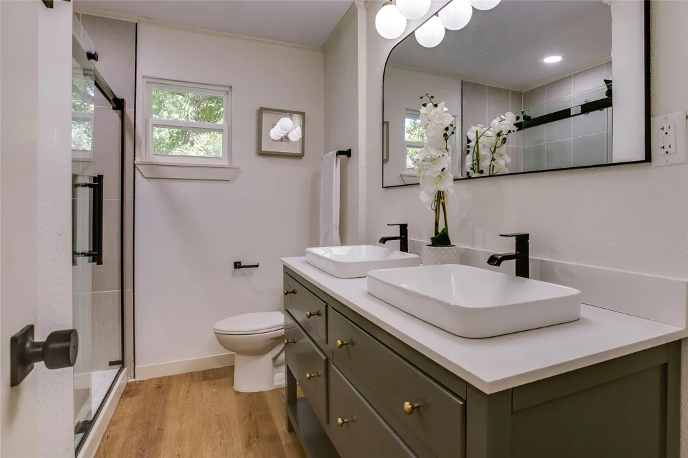 2828 Larkspur Lane Dallas, TX 75233