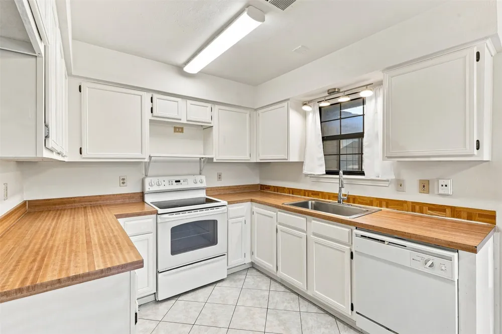 5909 Lake Hubbard Parkway #215 Garland, TX 75043