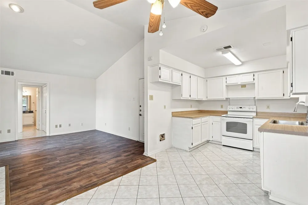 5909 Lake Hubbard Parkway #215 Garland, TX 75043