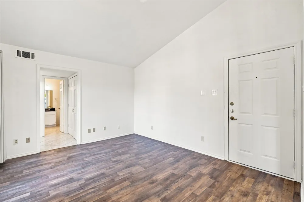 5909 Lake Hubbard Parkway #215 Garland, TX 75043