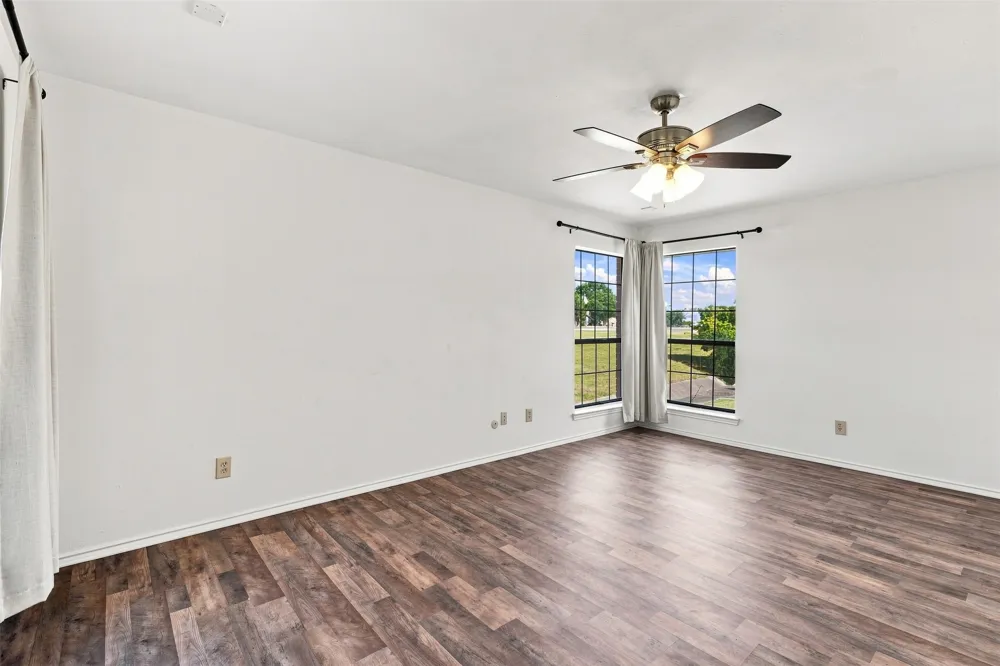 5909 Lake Hubbard Parkway #215 Garland, TX 75043