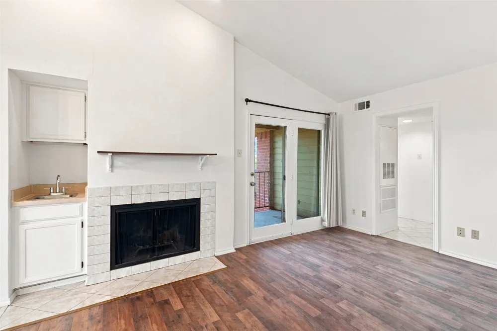 5909 Lake Hubbard Parkway #215 Garland, TX 75043