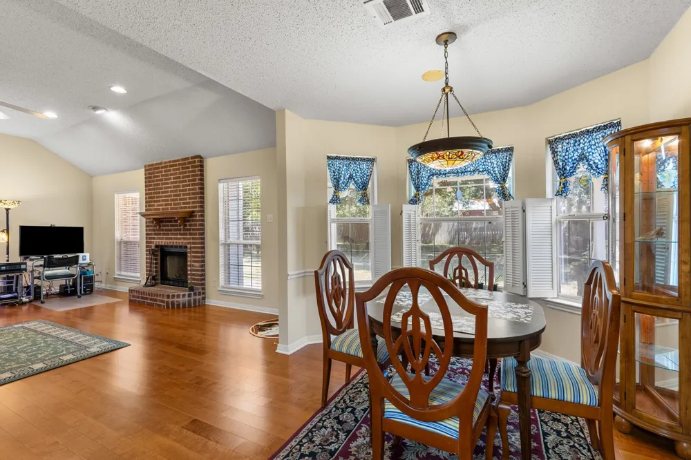 2800 Comanche Trail Waco, TX 76712