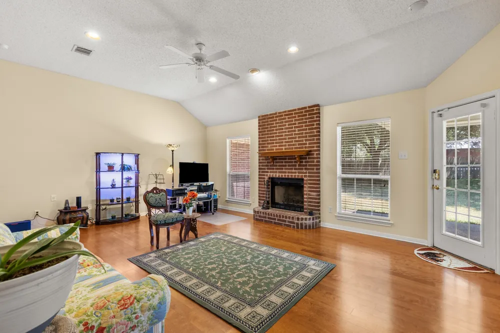 2800 Comanche Trail Waco, TX 76712