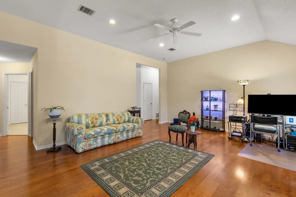 2800 Comanche Trail Waco, TX 76712