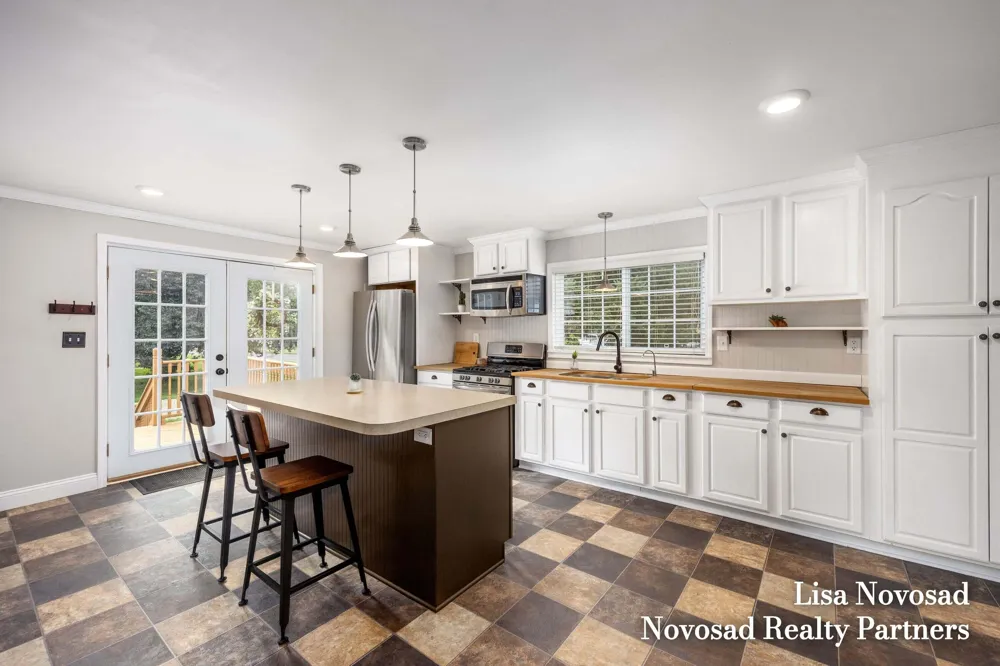 2124 Rosewood Street Jenison, MI 49428