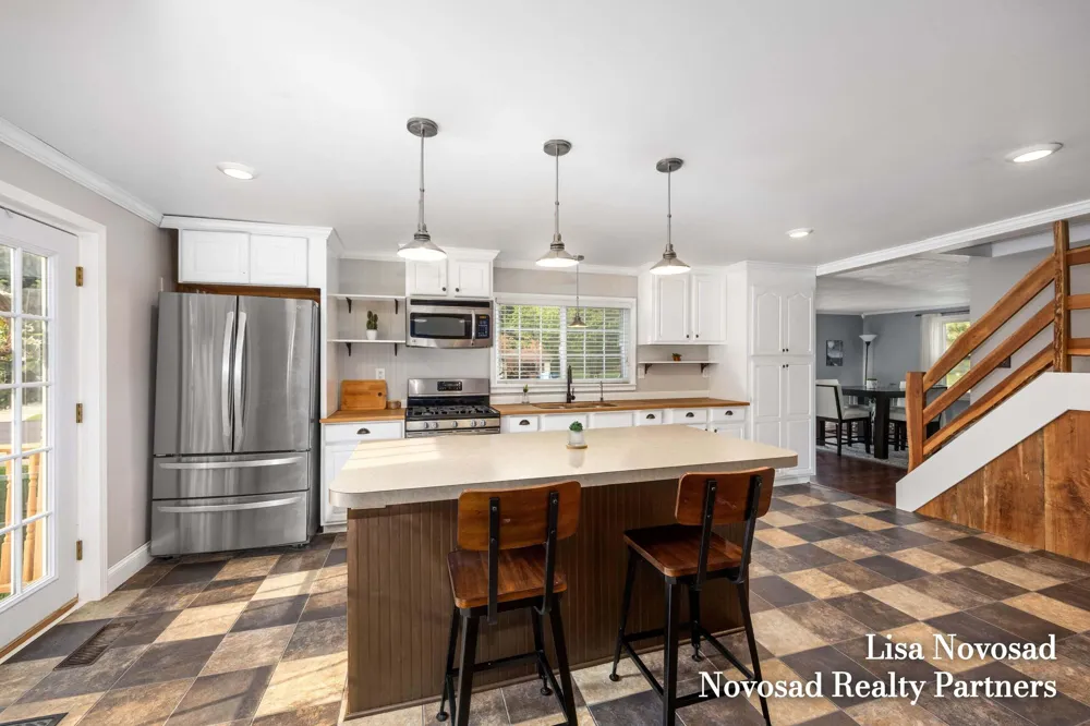 2124 Rosewood Street Jenison, MI 49428