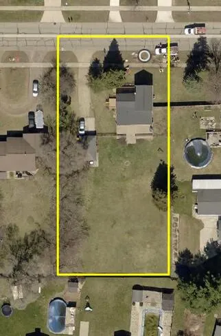 2124 Rosewood Street Jenison, MI 49428