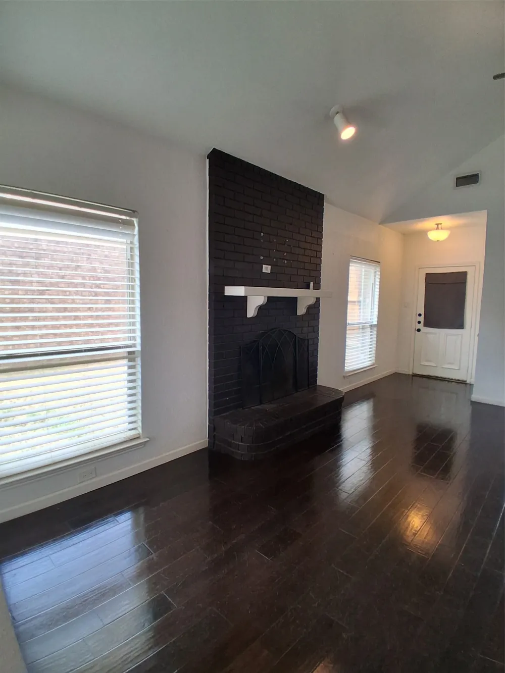 1503 Laguna Vista Way Grapevine, TX 76051