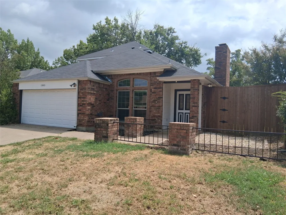1503 Laguna Vista Way Grapevine, TX 76051