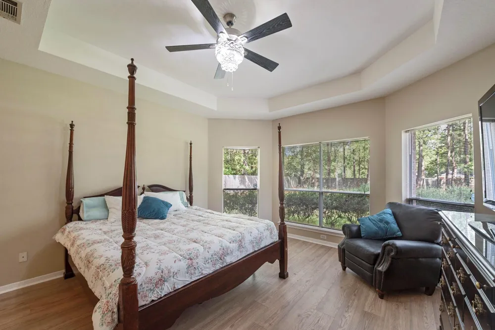 2615 Roman Forest Boulevard New Caney, TX 77357