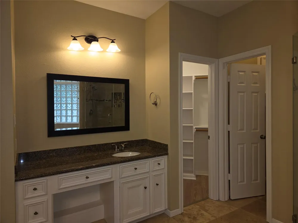 2615 Roman Forest Boulevard New Caney, TX 77357