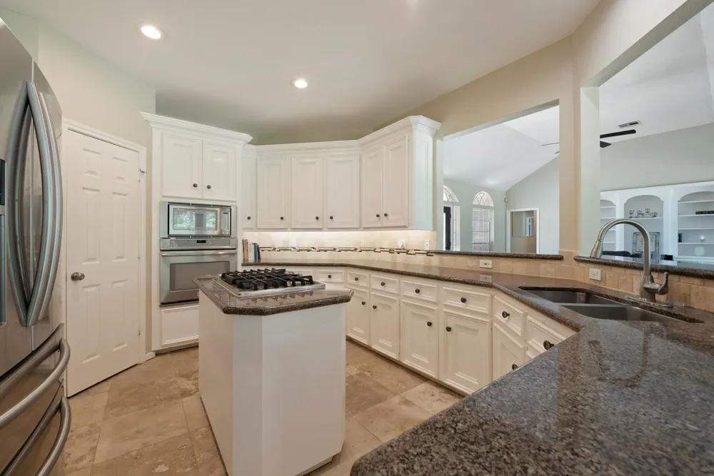 2615 Roman Forest Boulevard New Caney, TX 77357