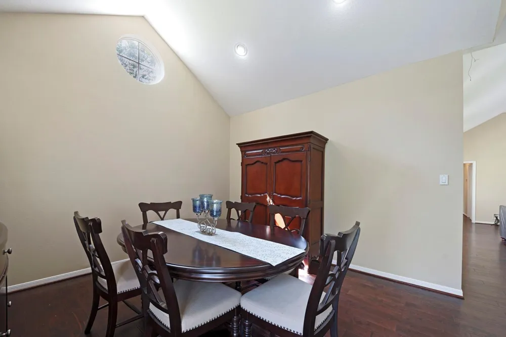 2615 Roman Forest Boulevard New Caney, TX 77357