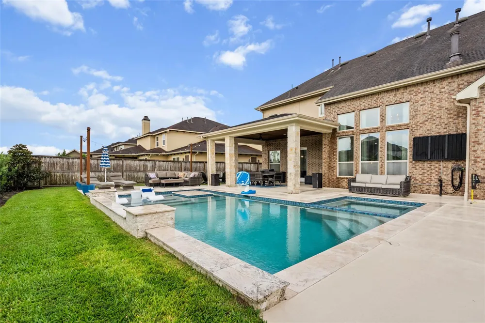 1805 Sterling Creek Drive Friendswood, TX 77546