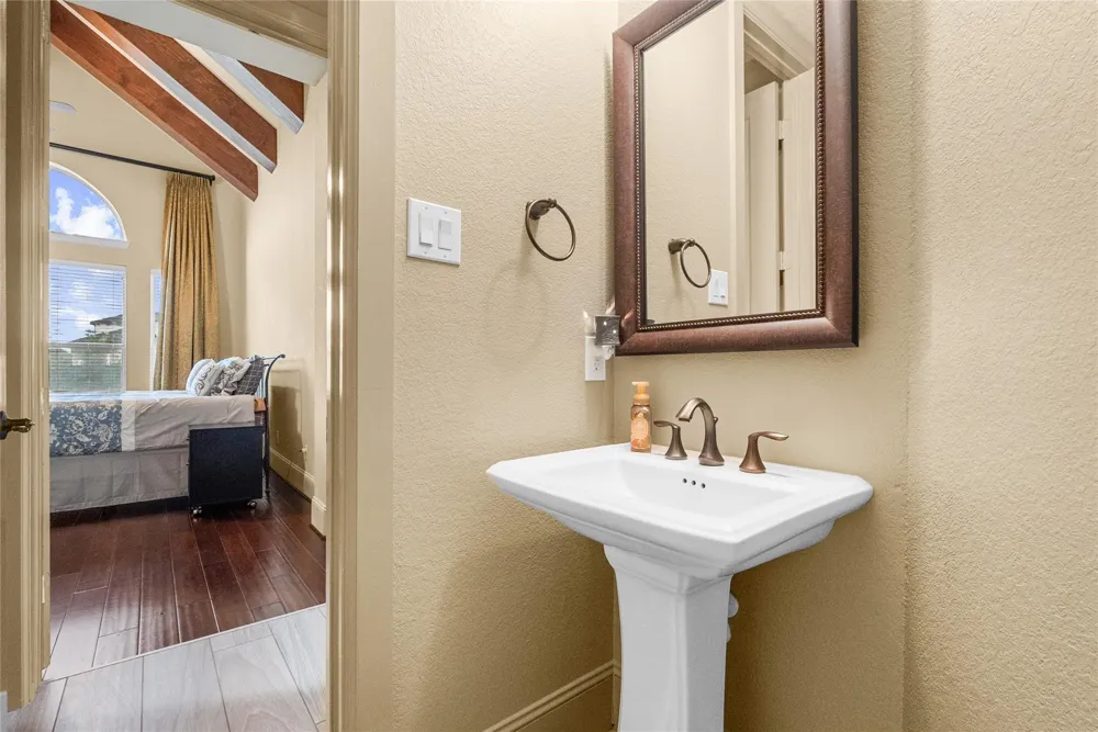 1805 Sterling Creek Drive Friendswood, TX 77546