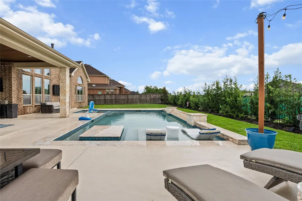 1805 Sterling Creek Drive Friendswood, TX 77546
