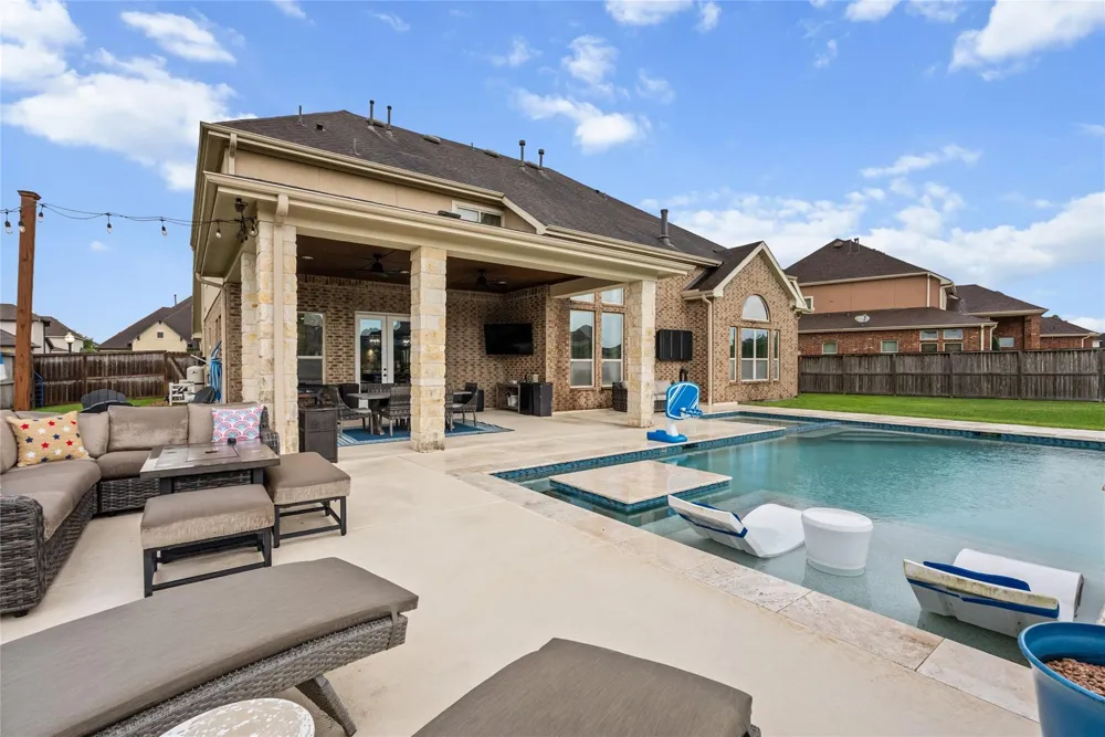1805 Sterling Creek Drive Friendswood, TX 77546