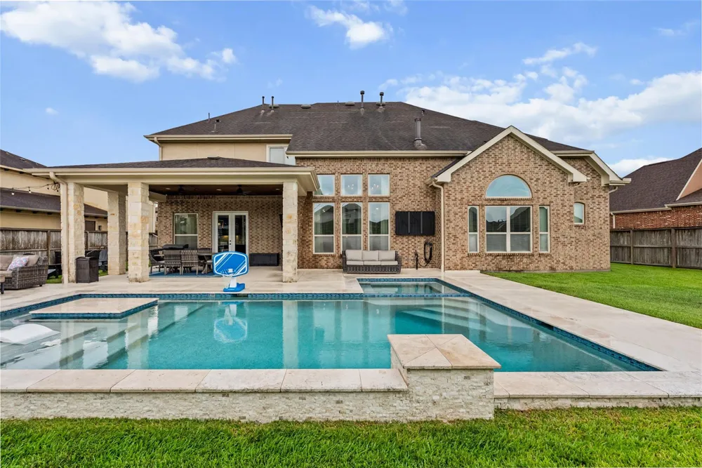 1805 Sterling Creek Drive Friendswood, TX 77546