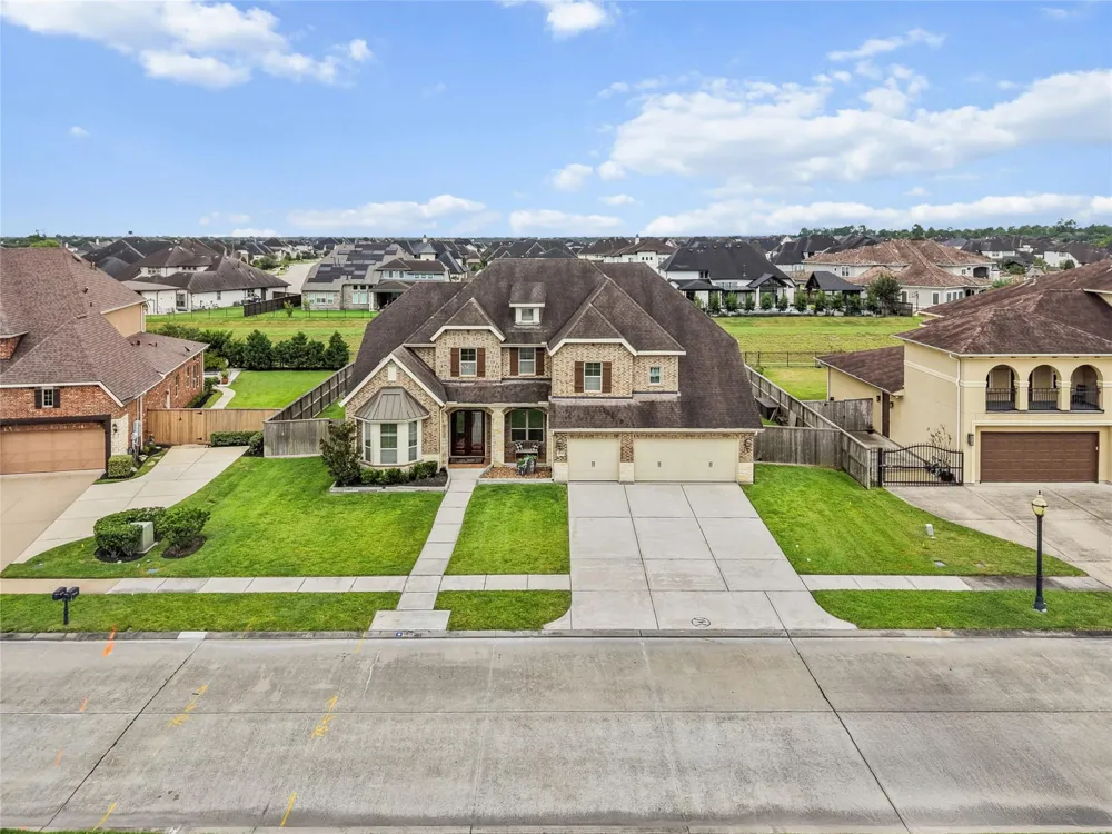 1805 Sterling Creek Drive Friendswood, TX 77546