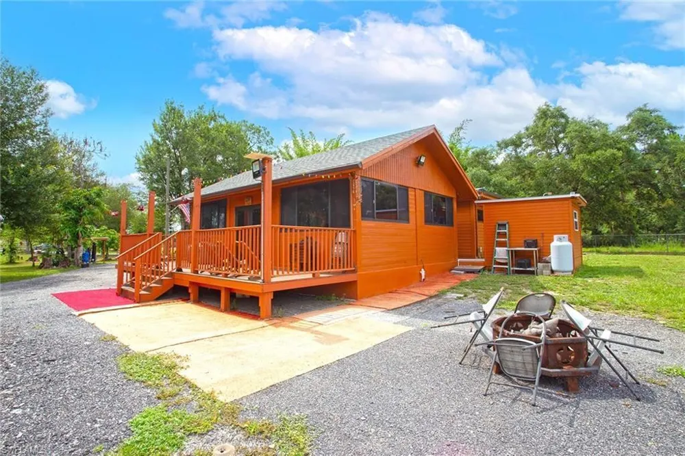 410 CABBAGE PALM STREET Clewiston, FL 33440