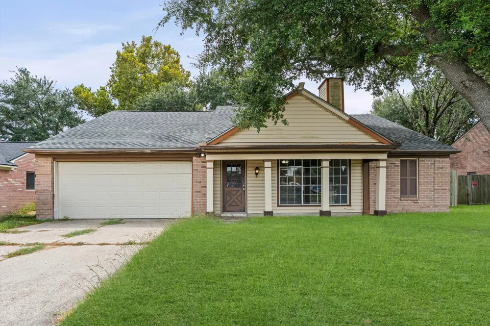2430 Shady Bend Drive Pearland, TX 77581