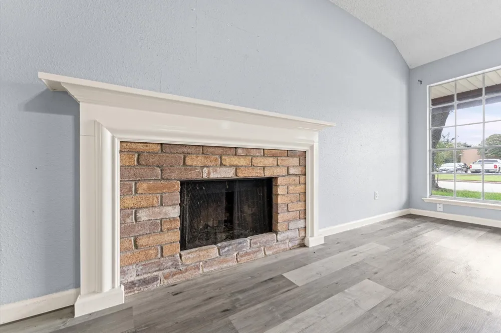 2430 Shady Bend Drive Pearland, TX 77581