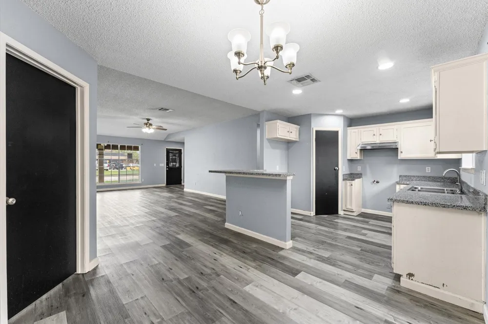 2430 Shady Bend Drive Pearland, TX 77581