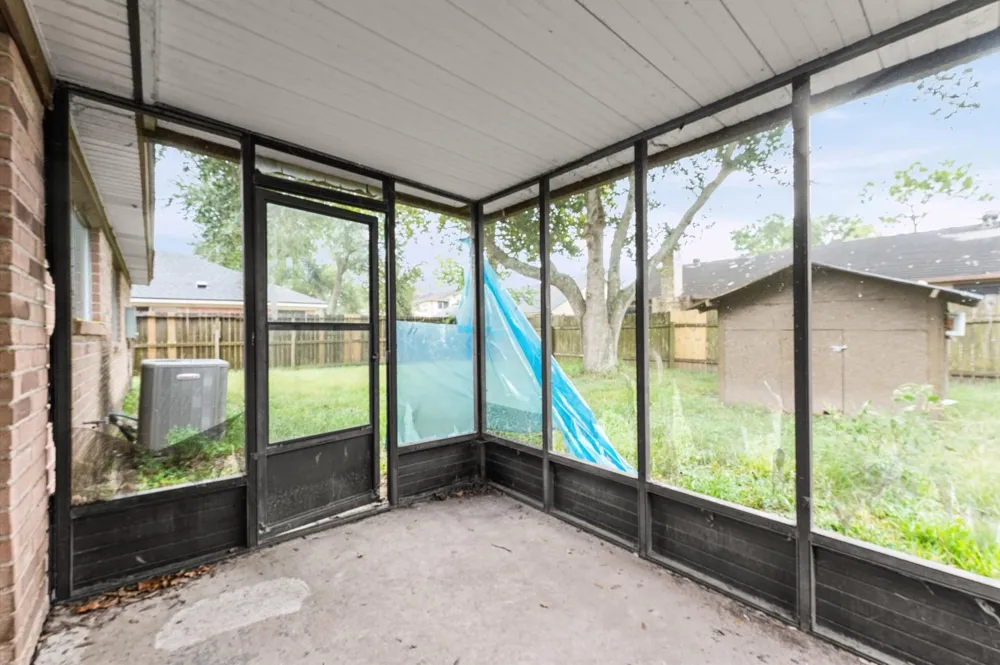 2430 Shady Bend Drive Pearland, TX 77581
