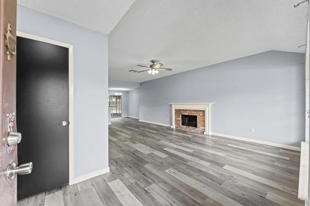 2430 Shady Bend Drive Pearland, TX 77581