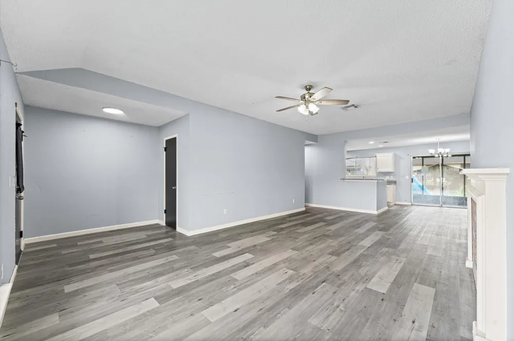 2430 Shady Bend Drive Pearland, TX 77581