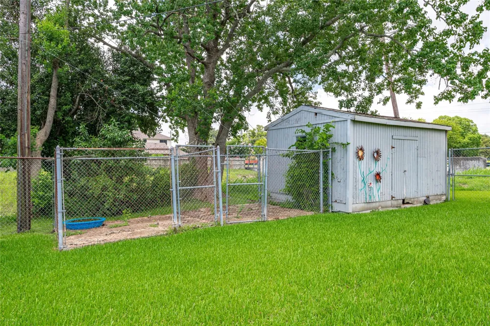 6302 Olson Lane Pasadena, TX 77505