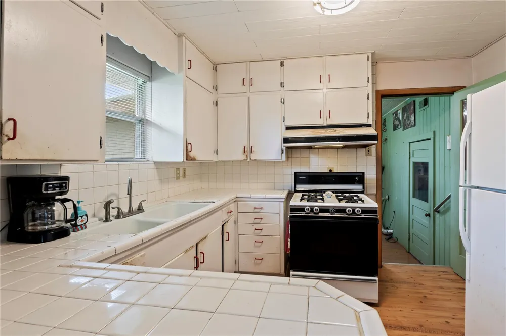 6302 Olson Lane Pasadena, TX 77505
