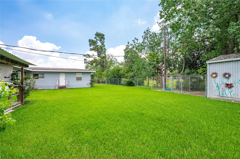 6302 Olson Lane Pasadena, TX 77505
