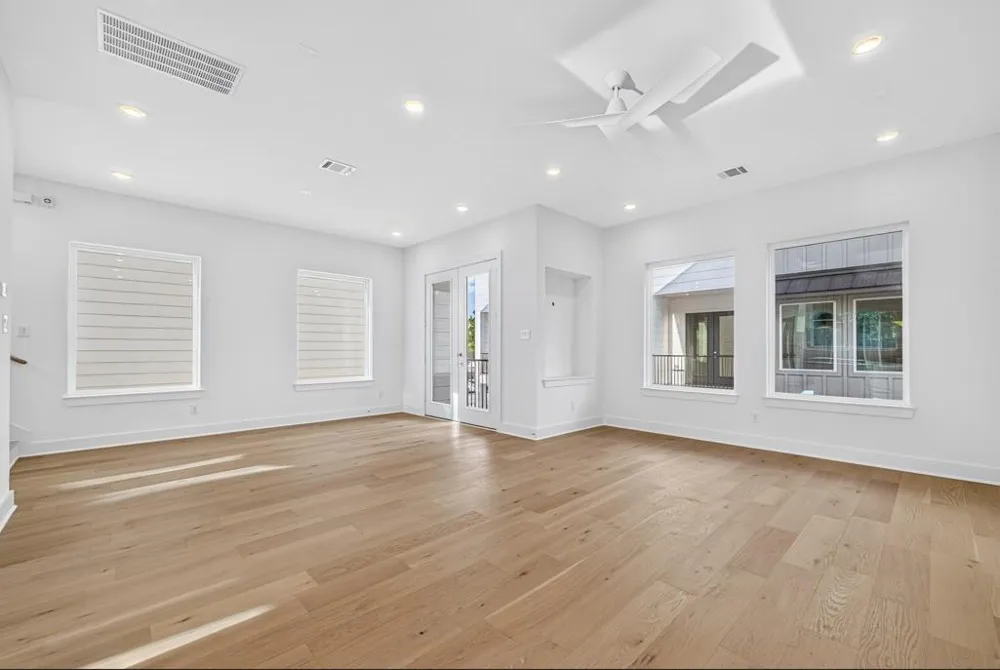 902 Kern St #B Houston, TX 77009