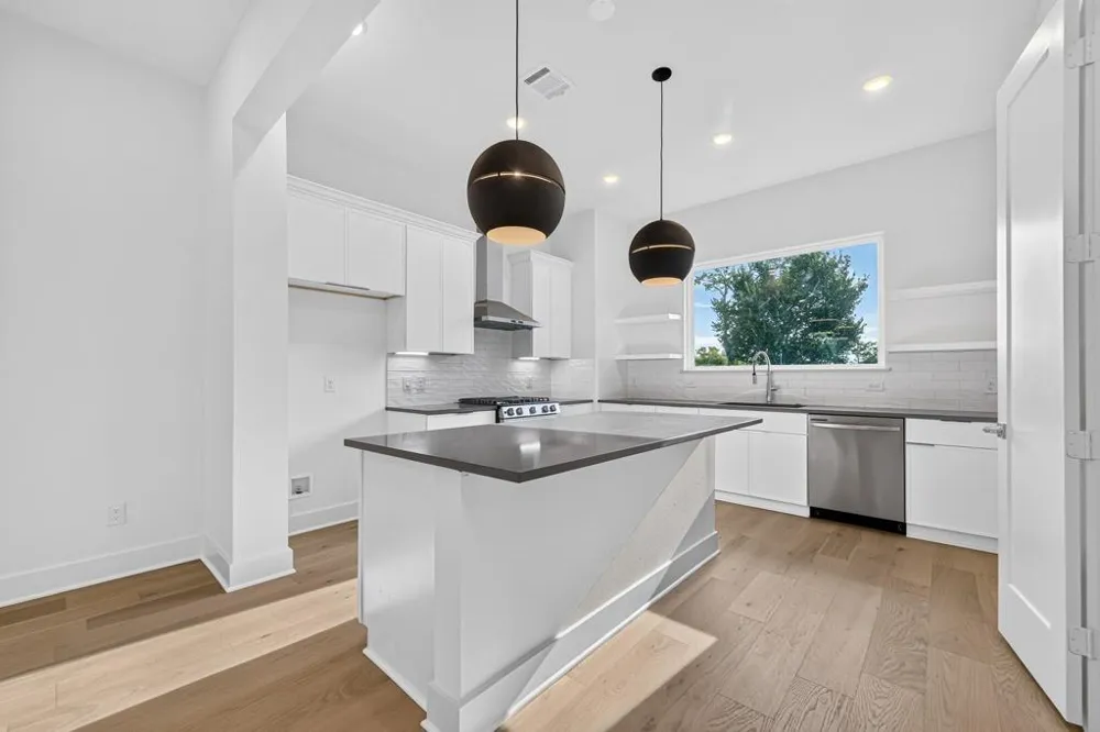 902 Kern St #B Houston, TX 77009