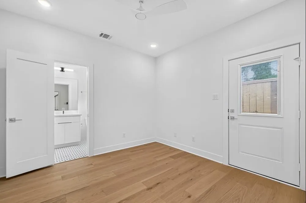902 Kern St #B Houston, TX 77009
