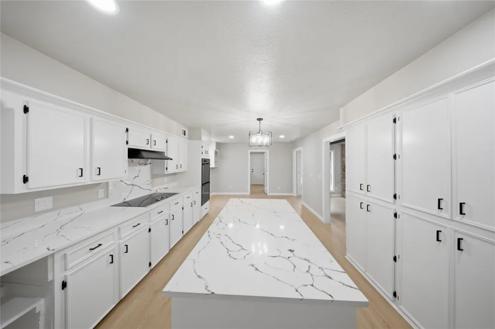 13903 Charlynn Oaks Dr Houston, TX 77070