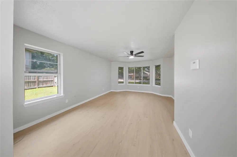 13903 Charlynn Oaks Dr Houston, TX 77070