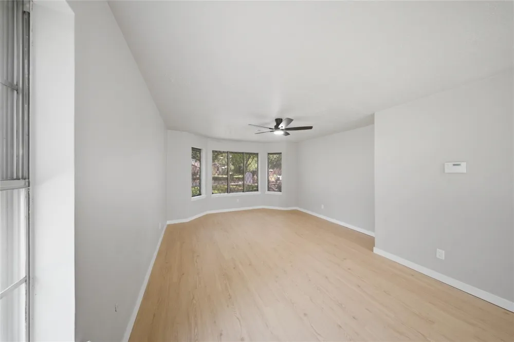 13903 Charlynn Oaks Dr Houston, TX 77070