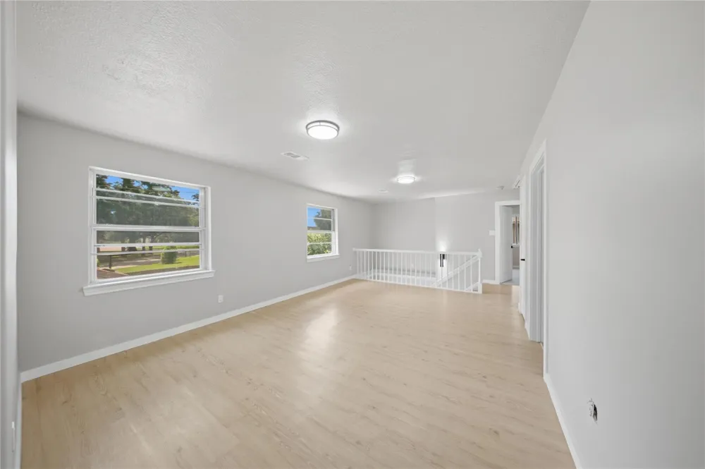 13903 Charlynn Oaks Dr Houston, TX 77070