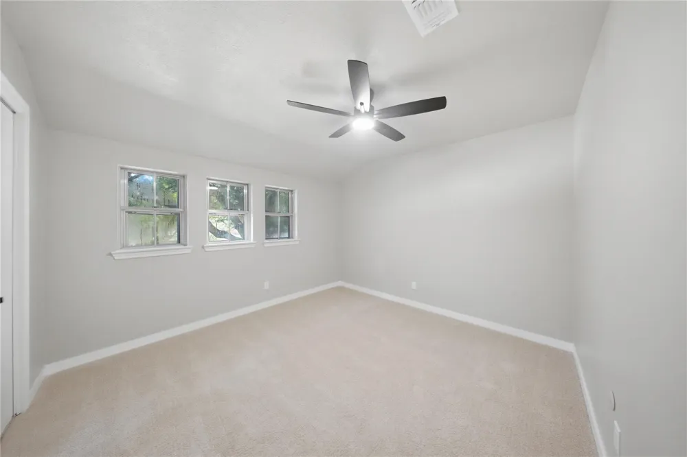 13903 Charlynn Oaks Dr Houston, TX 77070