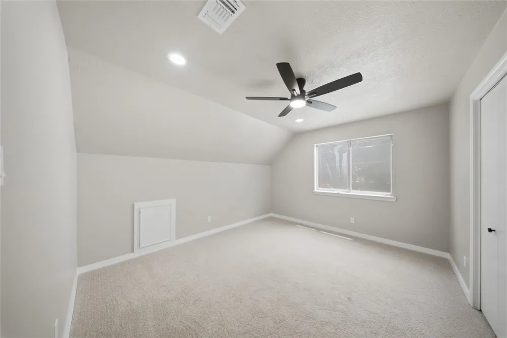 13903 Charlynn Oaks Dr Houston, TX 77070