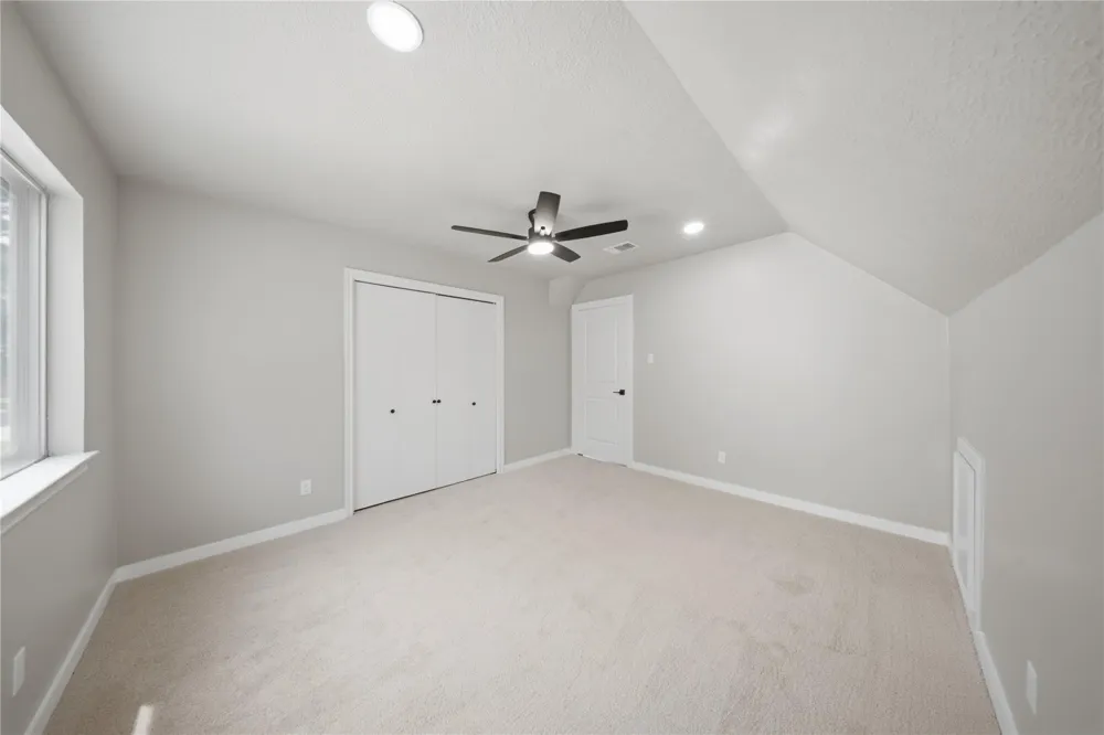 13903 Charlynn Oaks Dr Houston, TX 77070