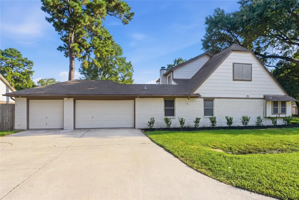 13903 Charlynn Oaks Dr Houston, TX 77070